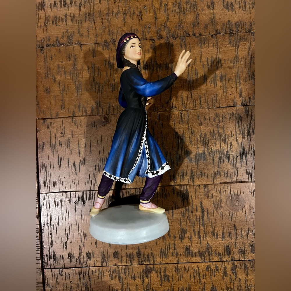Royal Doulton Dancers of the World Kurdish Dancer – Signed!